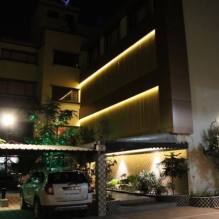 Hotel Orange Inn Sarkhej المظهر الخارجي الصورة